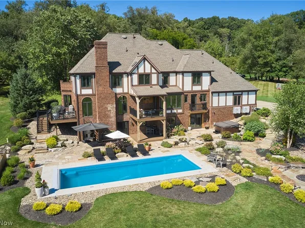 4576 Granger Rd, Akron, OH 44333