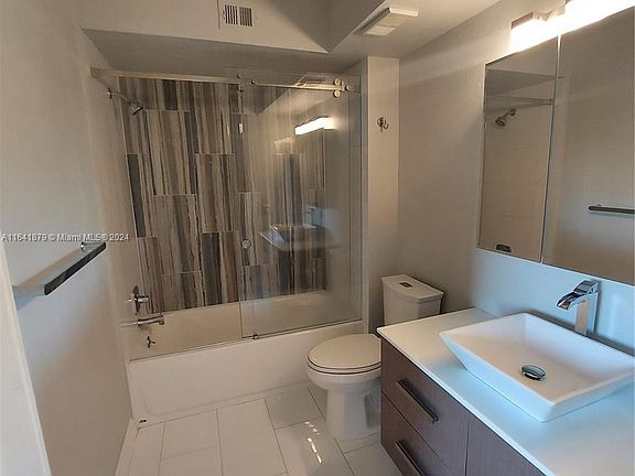 5th image of 13090 Vista Isles Dr #12