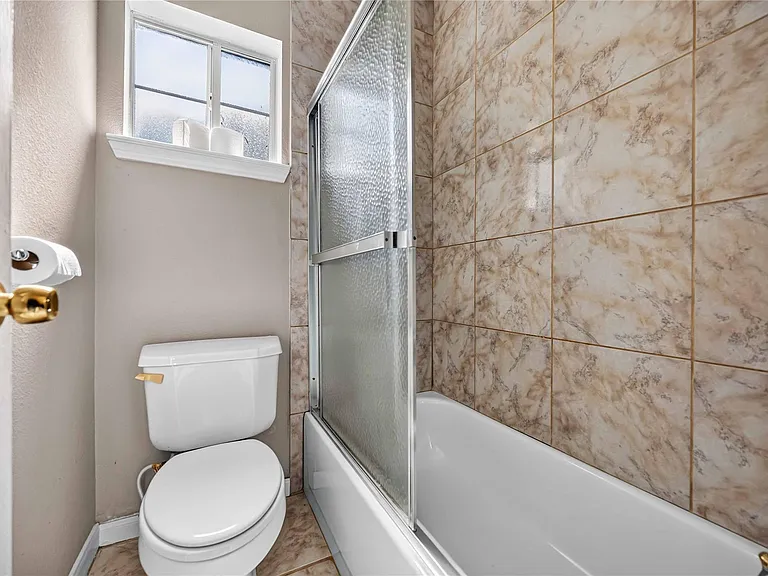 22962 Volga Dr — Photo 15