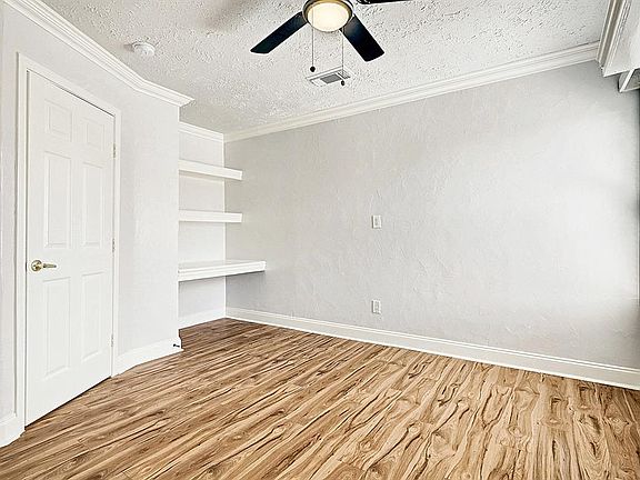 5th image of 6802 Prairie Village Dr