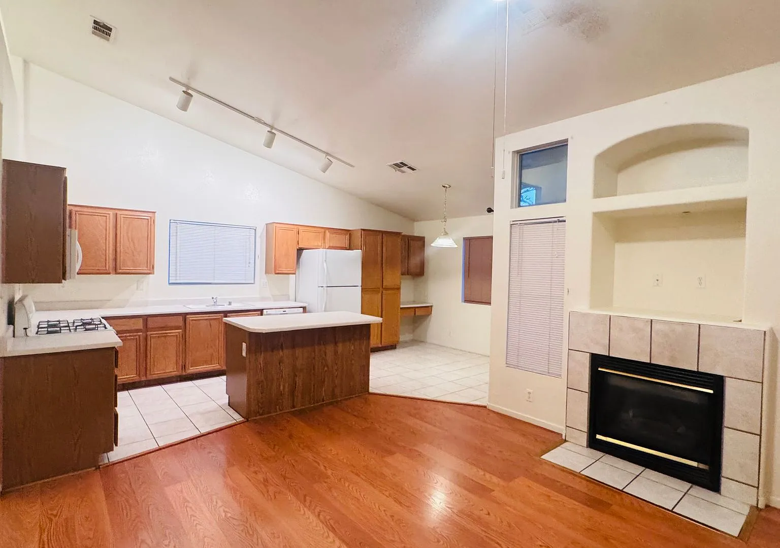 Large 2 Story Home! — Photo 3