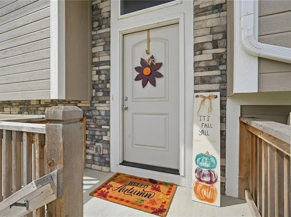700 Summer Dawn Cir, Belton, MO 64012