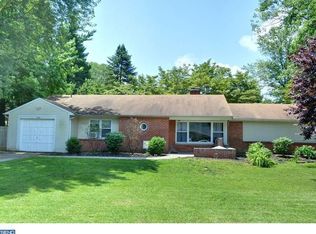 1020 Pheasant Ln, Oreland, PA 19075