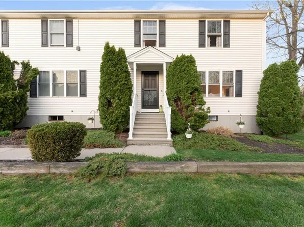 6 Legris Commons Ln Unit 6, West Warwick, RI 02893