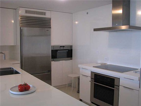 4th image of 5701 Collins Ave APT 1501