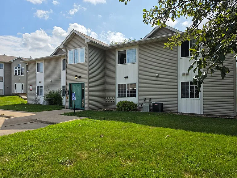 2661 Lakeside Dr — Photo 9