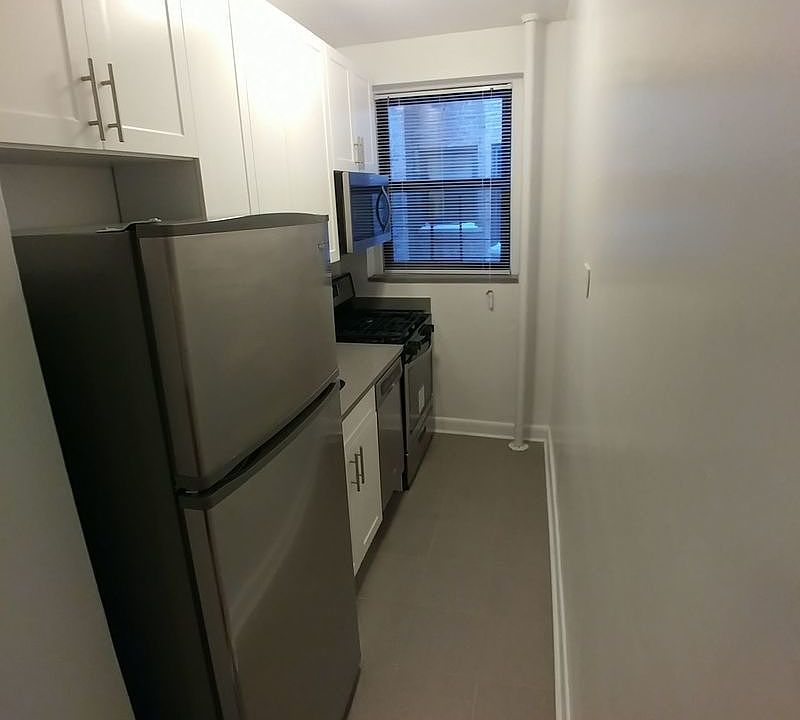 1st image of 4324 43rd St #401