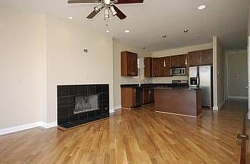 4th image of 2421 W Warren Blvd #2
