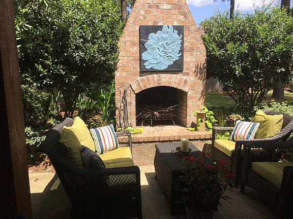 Outdoor Entertainment w/ FP 