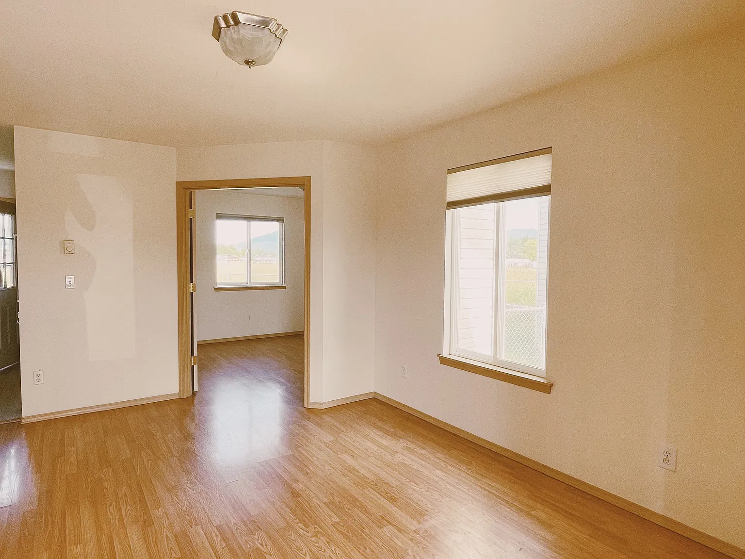 3 bed, 1.5 bath, 960 sqft, $2,700 — Photo 3
