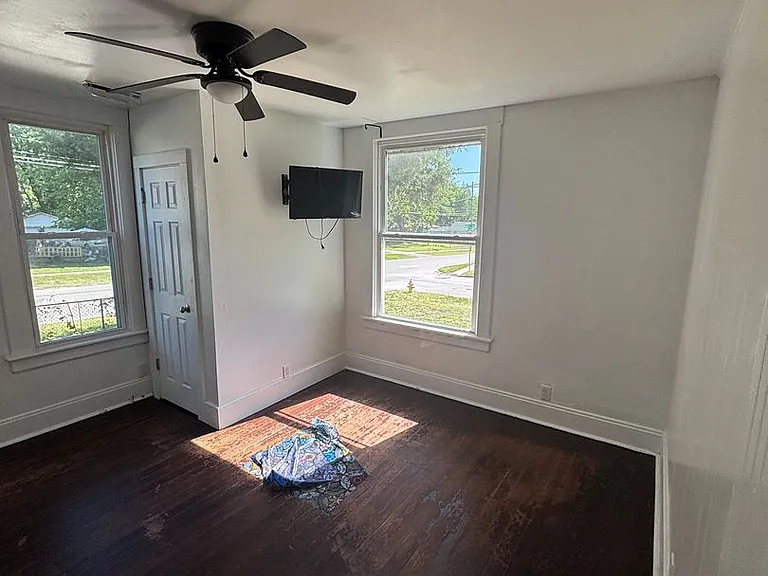2159 N Main Ave — Photo 5