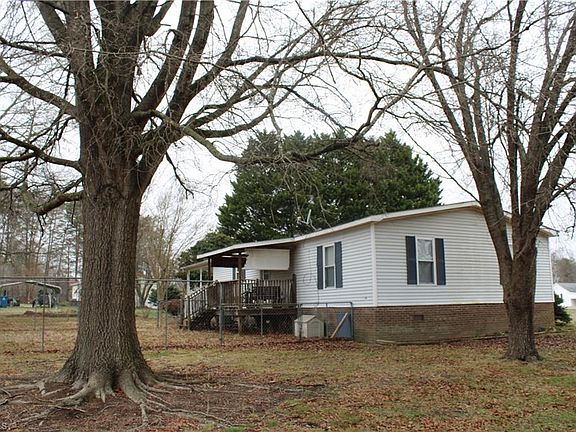 3rd image of 480 Boone Rd