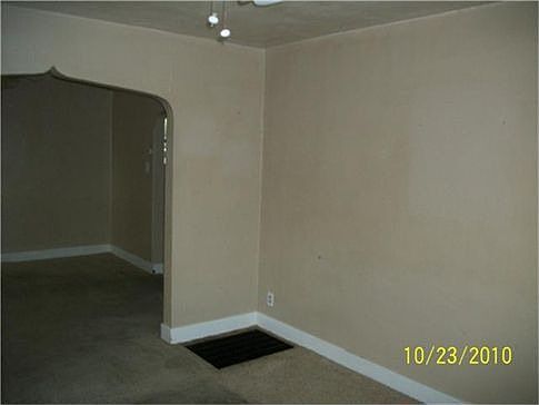 3rd image of 1502 N Euclid Ave