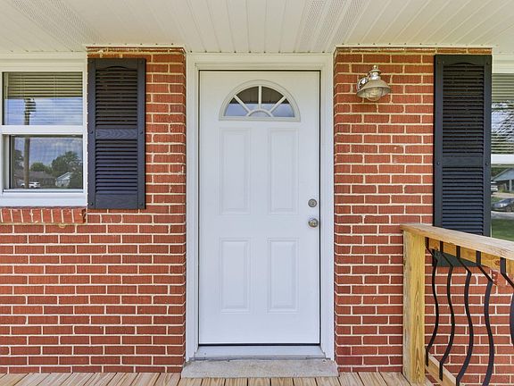 5th image of 548 Highland Ave