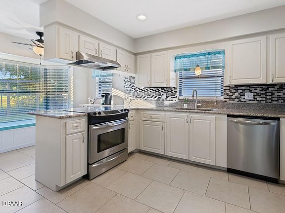2nd image of 5834 Westport Dr