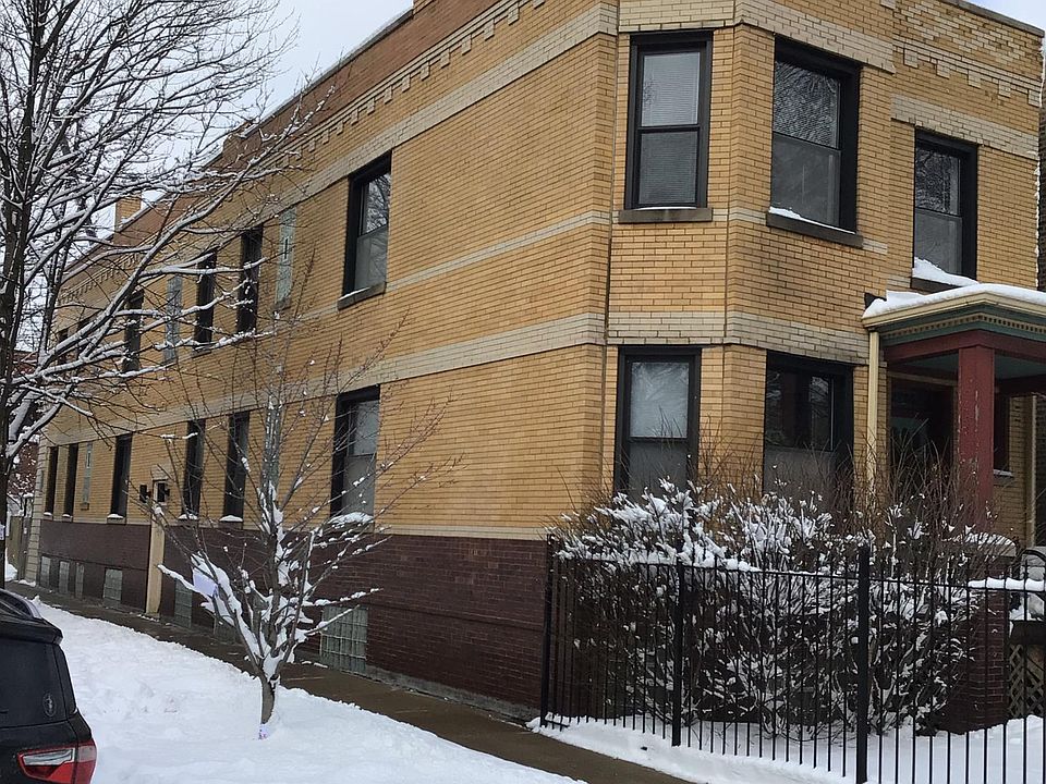 1st image of 3138 W Schubert Ave #2