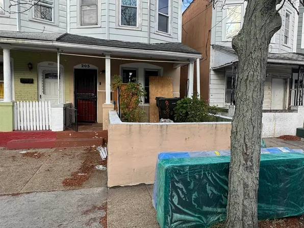 205 N Arizona Ave, Atlantic City, NJ 08401