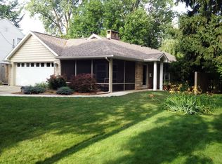 1052 Lakeside Dr SE, East Grand Rapids, MI 49506
