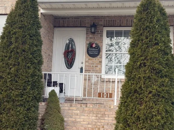 101 Kama Ln, Cross Lanes, WV 25313