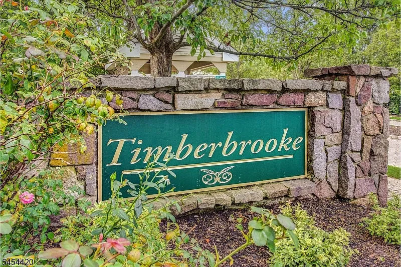2 bed, 1.0 bath, $2,400 — Photo 2