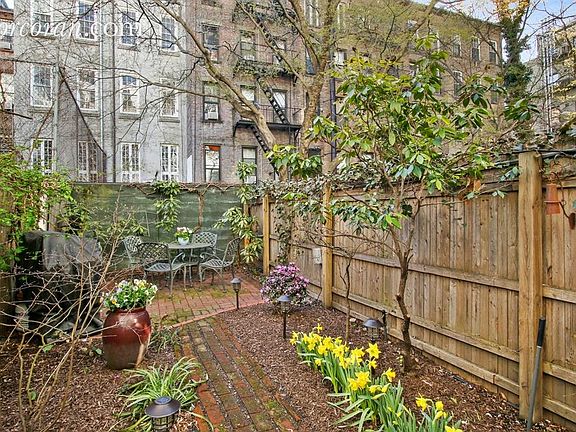 2nd image of 354 W 23rd St