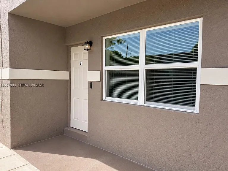 272 SW 3rd St #A-D — Photo 11
