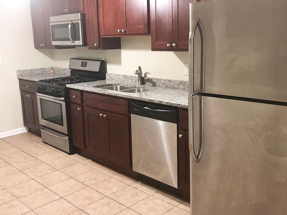 1st image of 1217 N Hamlin Ave #Gd
