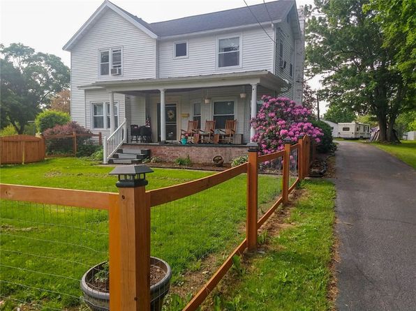 12 E River St, Waterloo, NY 13165