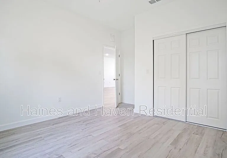 304 Pearl St — Photo 20