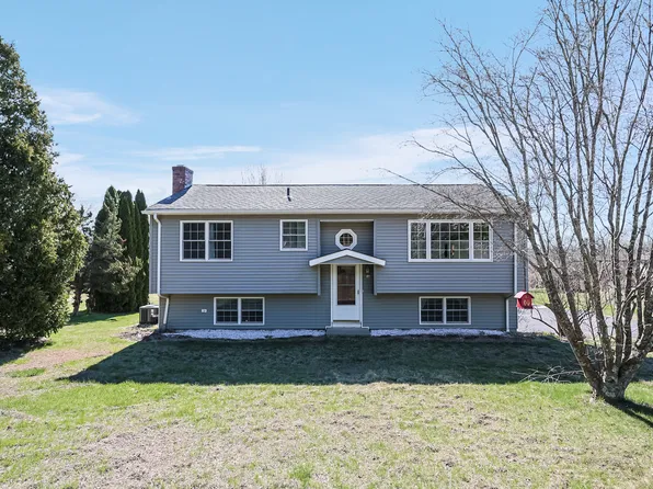 15 Marion Lane, Canterbury, CT 06331