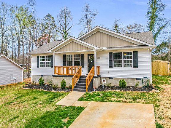3rd image of 208 Parkland Dr