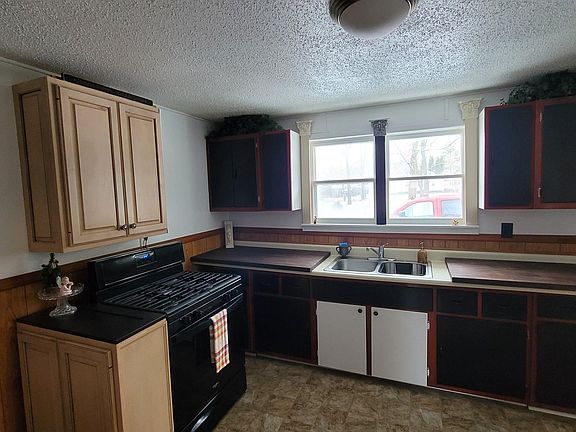 4th image of 1905 E Cornell Ave