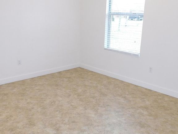 3rd image of 88 Moonflower Ct