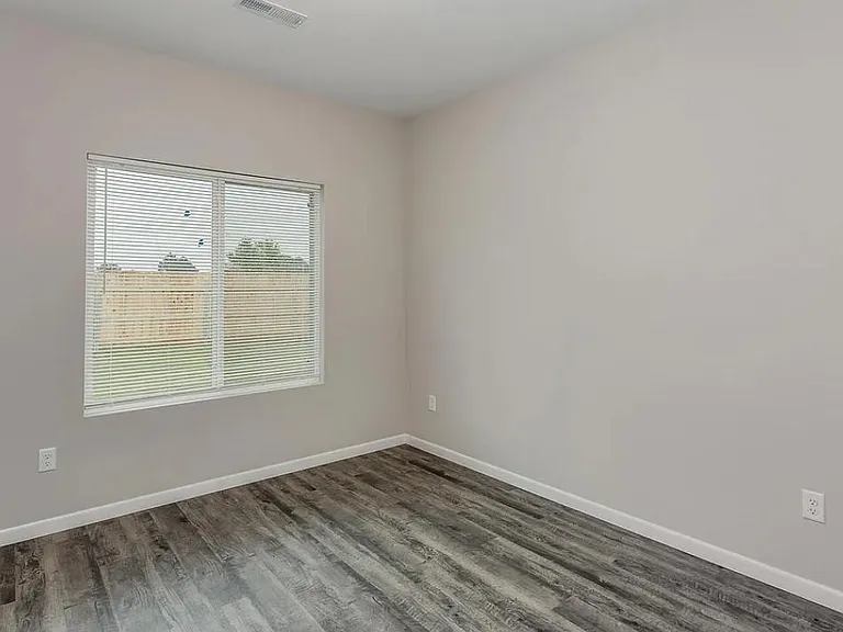 2346 E Cheyenne Ct — Photo 9