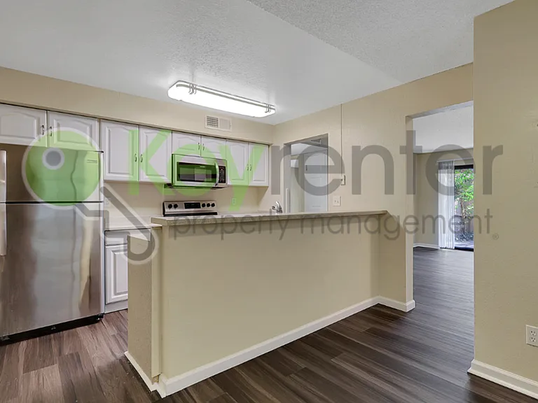 600 Del Verde Cir #7 — Photo 9