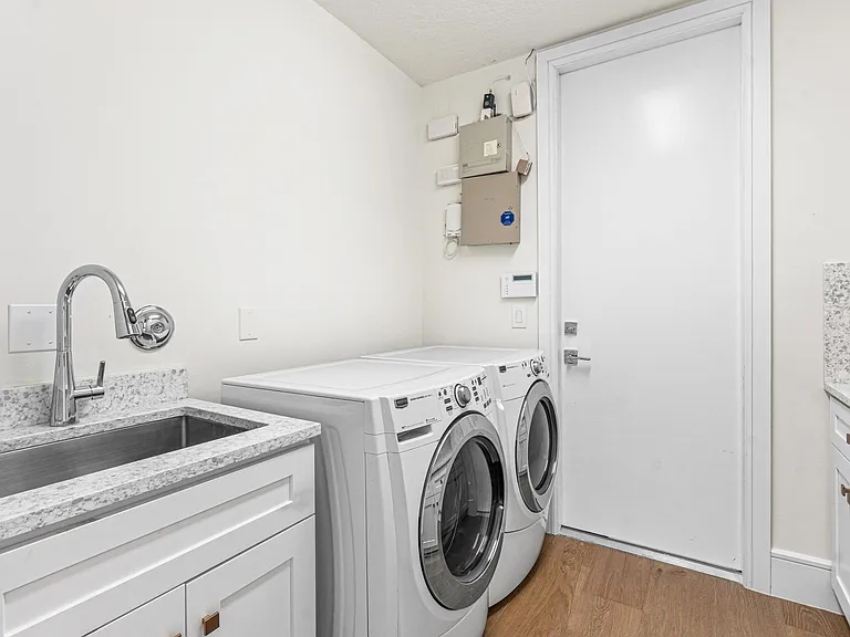 1128 Crystal Dr — Photo 36