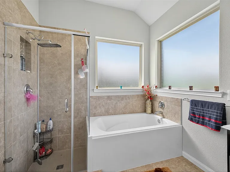 13935 Manobrook Ct — Photo 35