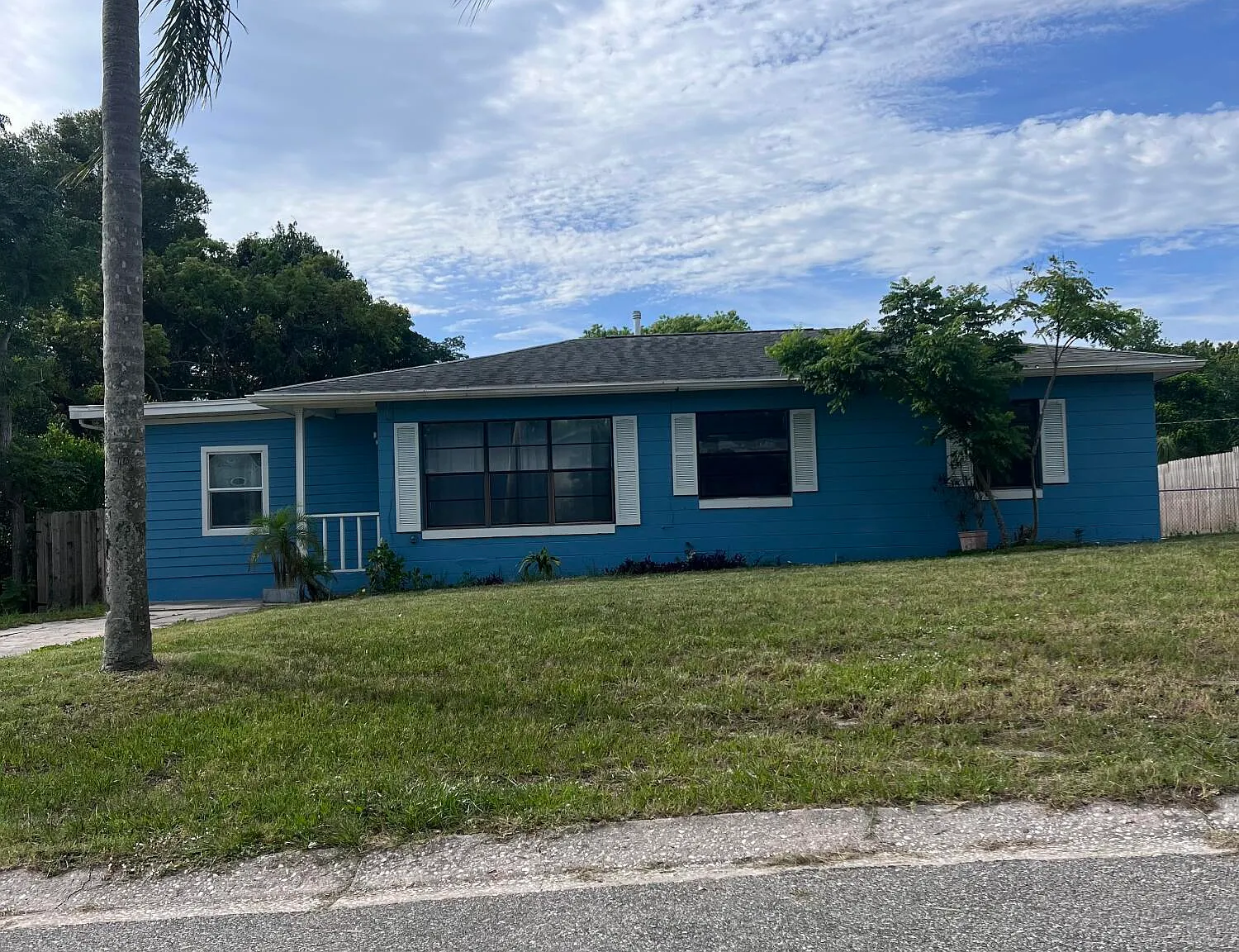 4 bed, 2.0 bath, 1569 sqft, $2,700 — Photo 1