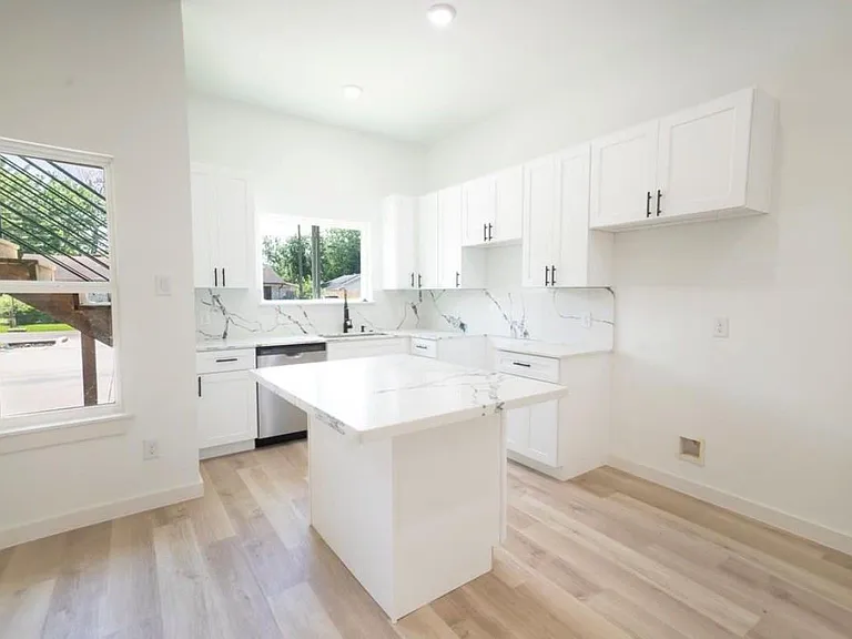 333 Delaware St #A — Photo 5