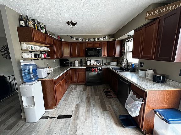 5th image of 483 Maitland Dr