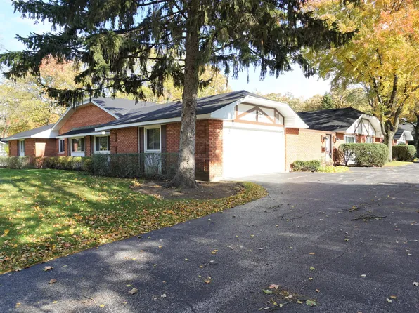 2 Carlisle On Duxbury St, Rolling Meadows, IL 60008