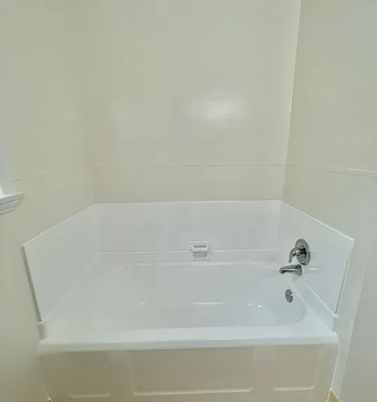 1600 N Martel Ave #B — Photo 32