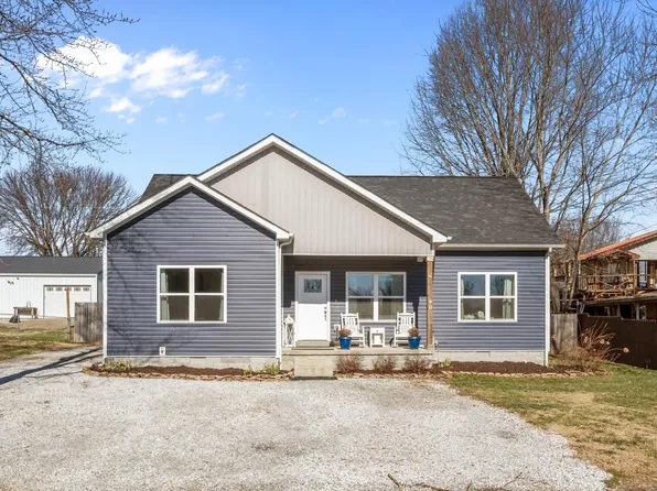 90 College Ct, Mc Ewen, TN 37101