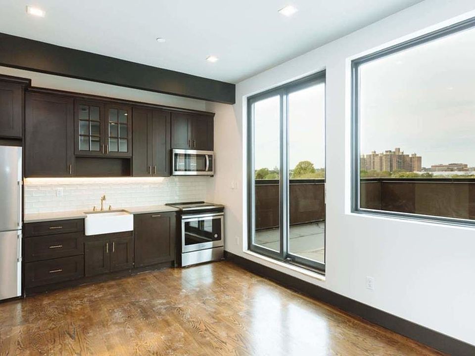 1st image of 239 Hawthorne St #5E