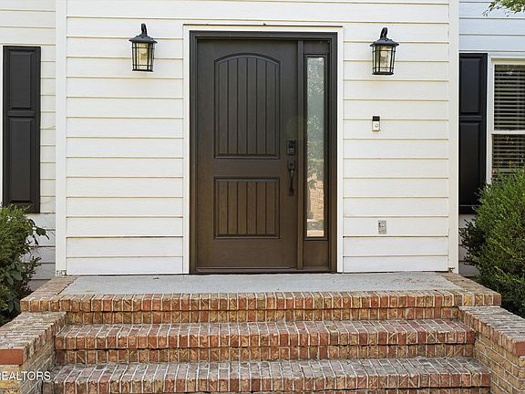 5th image of 8121 Nutmeg Cir