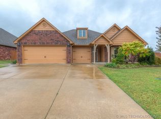 11800 E 105th Pl, Owasso, OK 74055