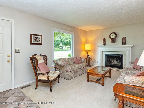 4th image of 1025 Old Erin Way