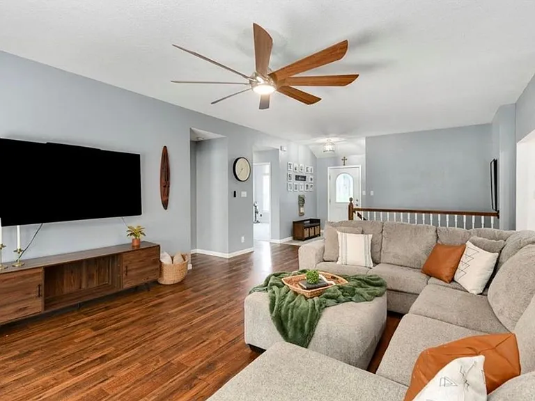 571 Hithergreen Dr — Photo 6