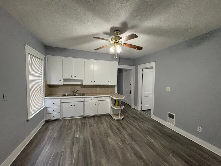 15624 Halliday Ave — Photo 8
