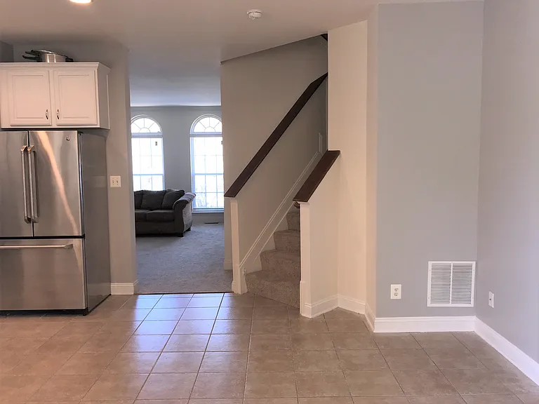 517 Callander Way — Photo 8